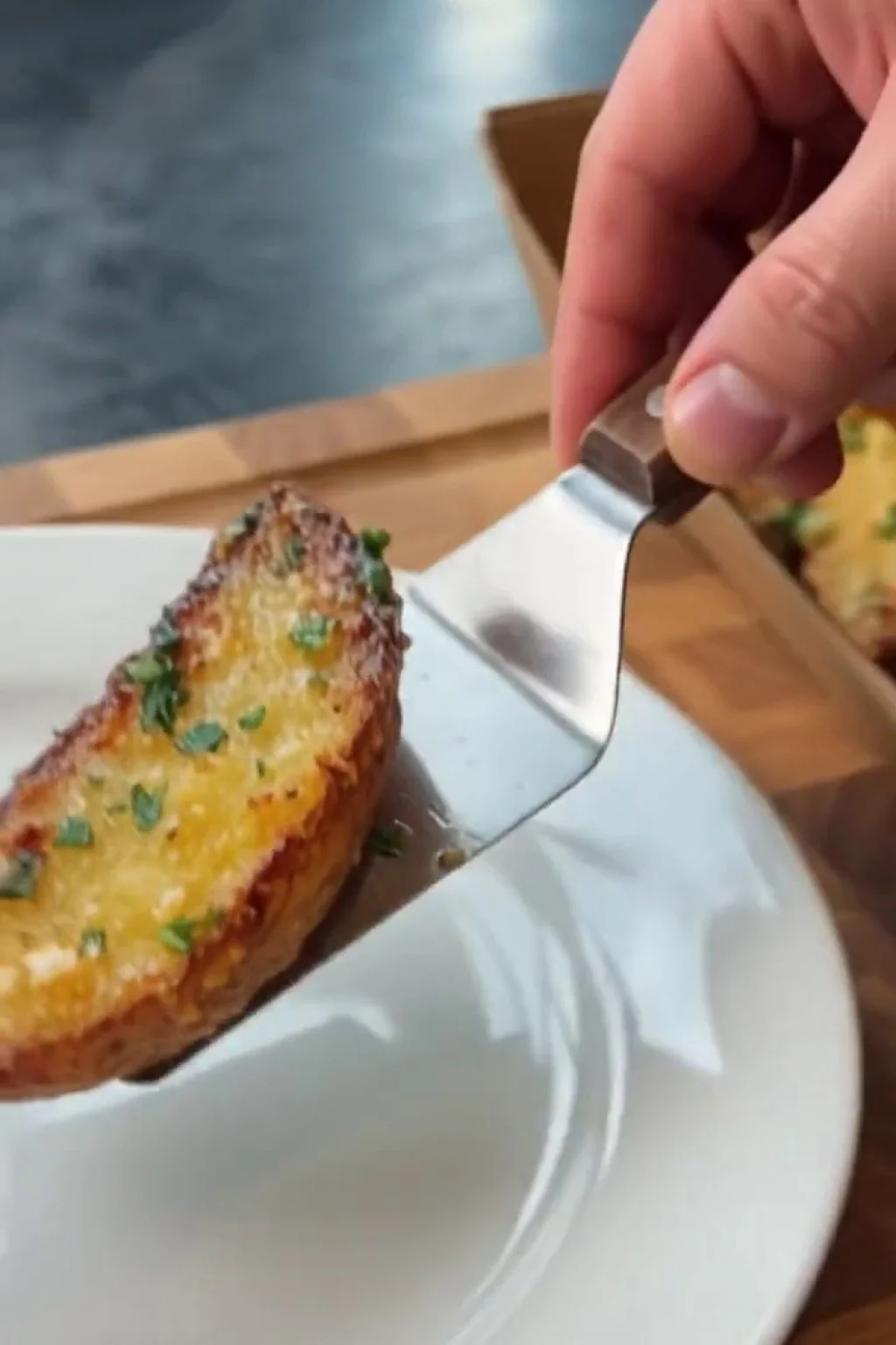 Crispy Baked Garlic Parmesan Potatoes